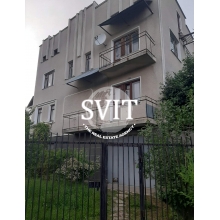 >>Продається чудовий будинок з виглядом на каньйон в районі Руських фільварок