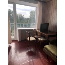 >>1 комн. квартирa в п. Эсхар, центр, 3/5, пл. 32 кв.м, комната 18 м2.